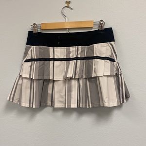 Lululemon pace setter ruffle skirt. Size 6